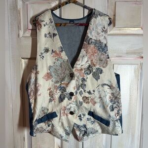 Interesting floral Honey Collections Vintage denim vest